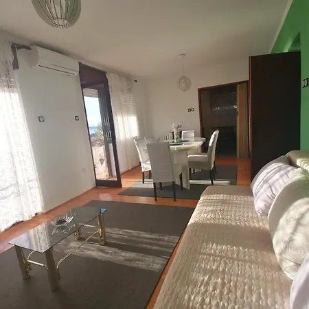 Apartment Visnja
