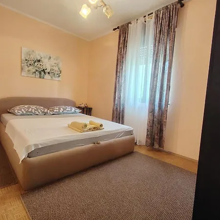 Visnja Apartament Novi Vinodolski